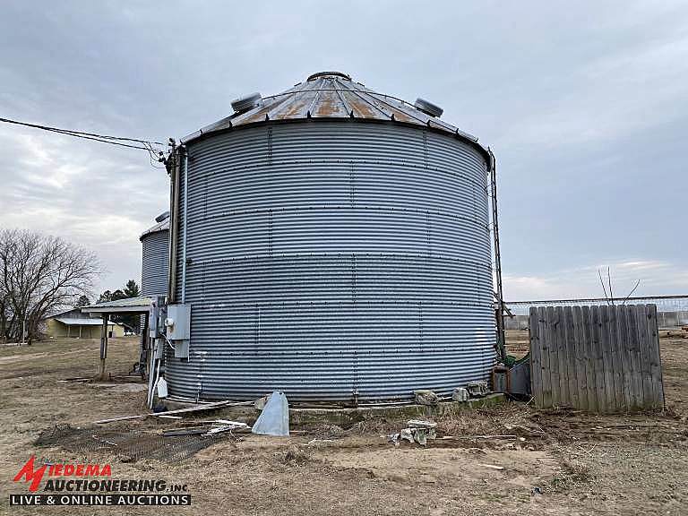 Superior Grain Bin (For Sale) Misc Equipment MAI 42 (0424)