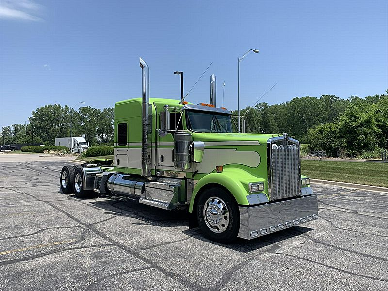 2020 Kenworth W900L (For Sale) 72" Sleeper 0489624