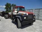 2002 Mack RD688S - Cab & Chassis