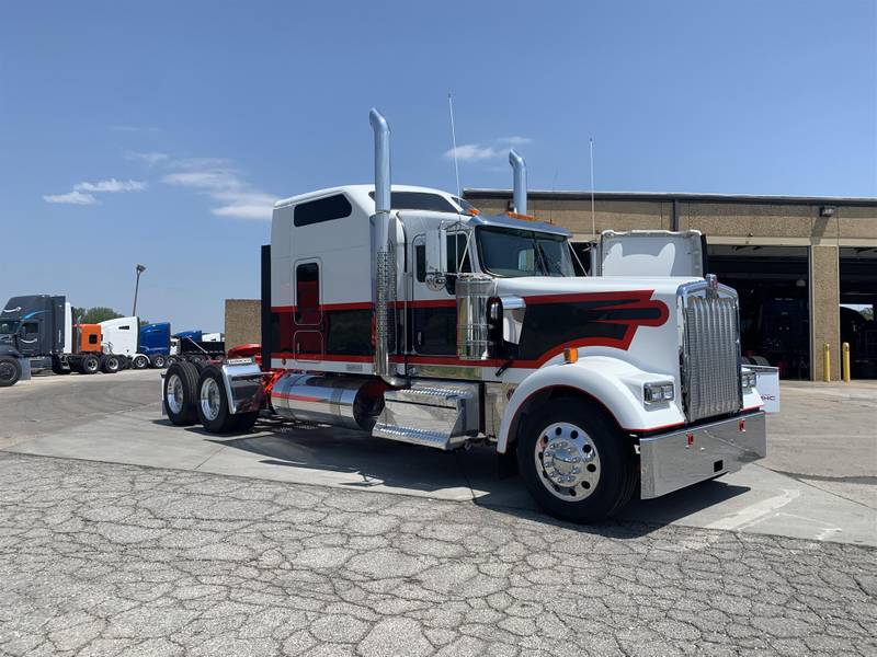 2022 Kenworth W900L (For Sale) | 86