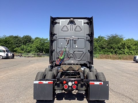 rc freightliner cascadia evo