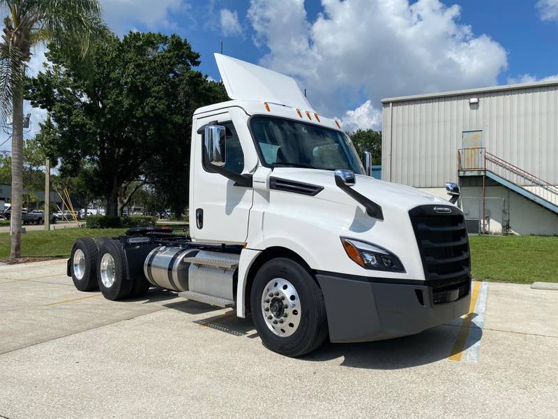 2022 Freightliner Cascadia (For Sale) | Raised Roof Sleeper | #NF1428