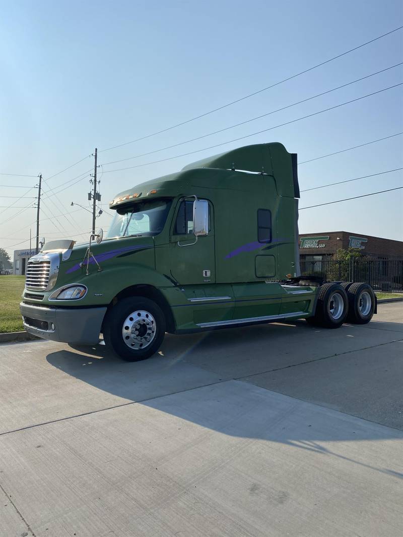 2007 Freightliner Columbia 120 For Sale Mid Roof Sleeper 7lx59125 9888