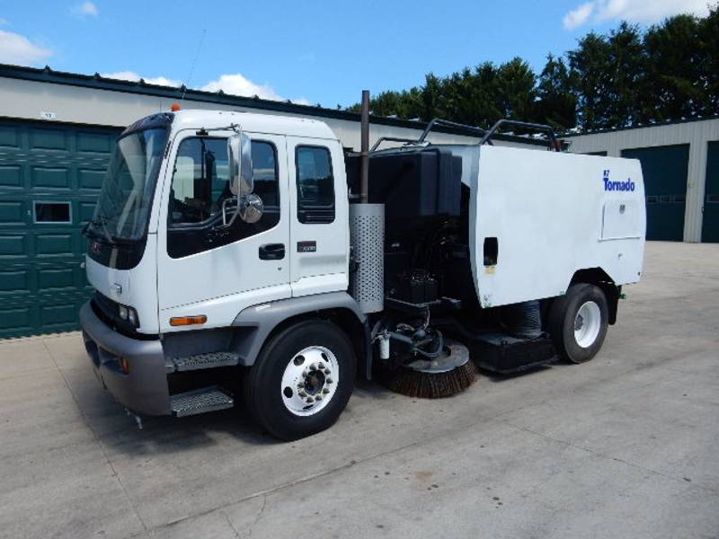 2009 GMC T-7500 (For Sale) | Sweeper | #8744