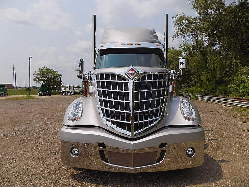 2022 International LoneStar (For Sale) | 73" Sleeper | #NN454346