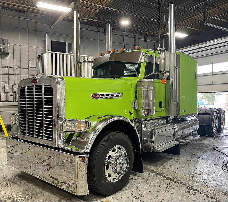 2017 Peterbilt 389 (For Sale) FLAT ROOF SLEEPER Sleeper 3174327