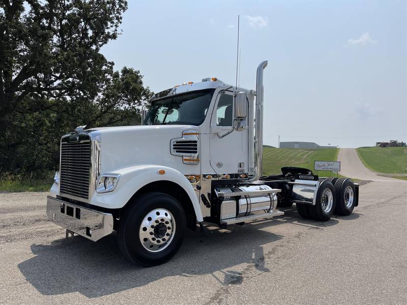 2022 Freightliner 122SD (For Sale) Day Cab With Video R55215