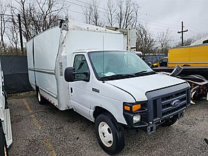 2015 Ford E350 - Cube Van