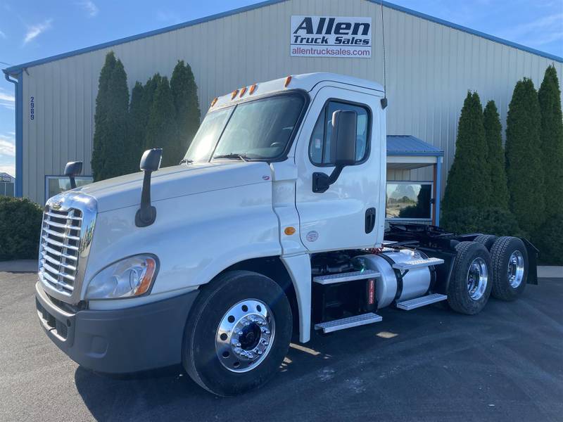 2015 Freightliner Cascadia (For Sale) | Day Cab | #12183