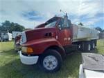 1998 Ford LT9513 - Water Truck