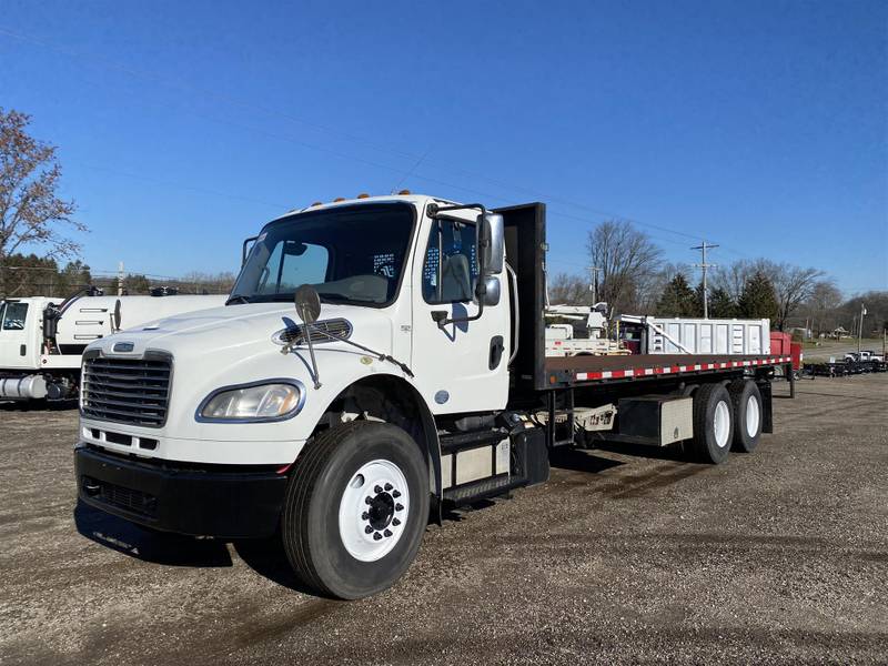 2014 Freightliner M2 (For Sale) | Flatbed | #8905