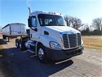 2014 Freightliner CA113 - Day Cab
