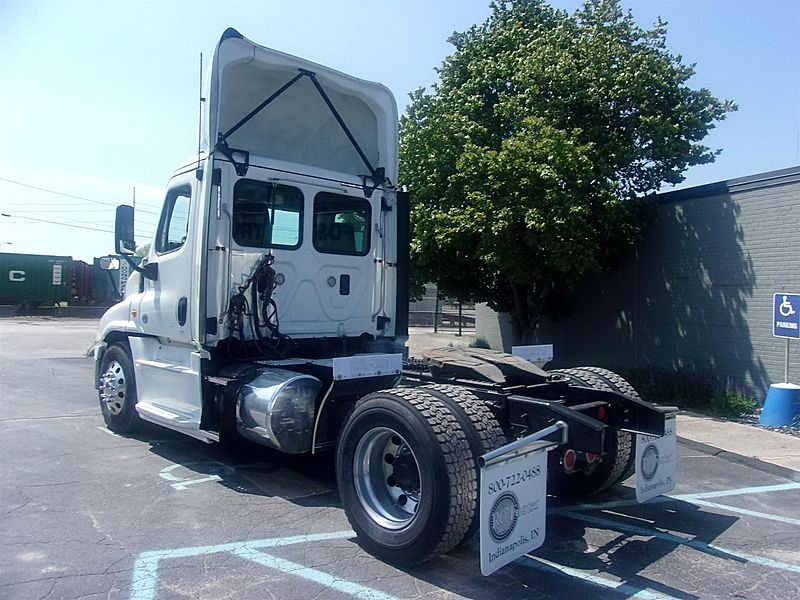 2016 Freightliner Cascadia