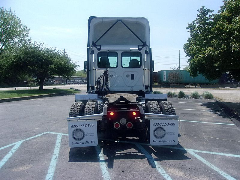2016 Freightliner Cascadia