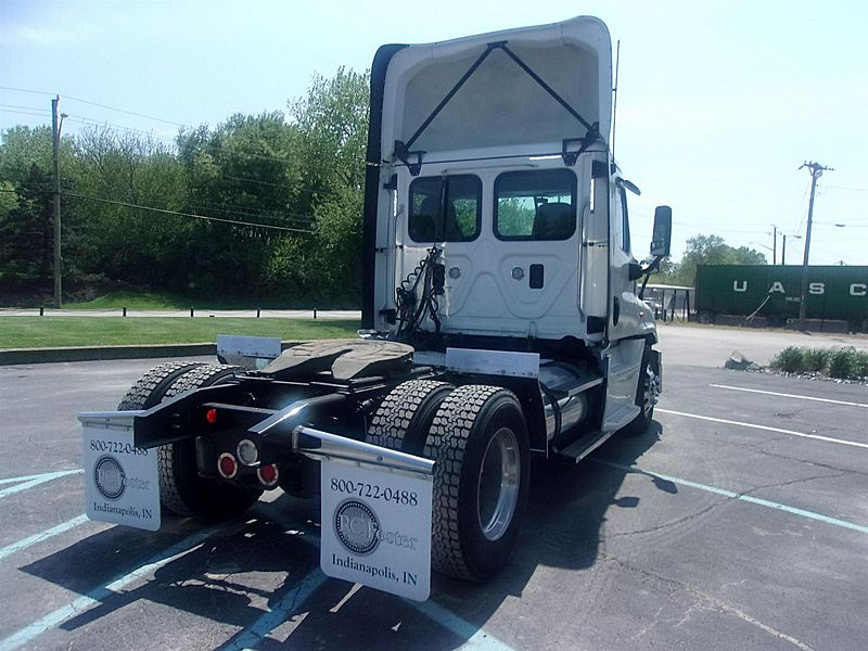 2016 Freightliner Cascadia