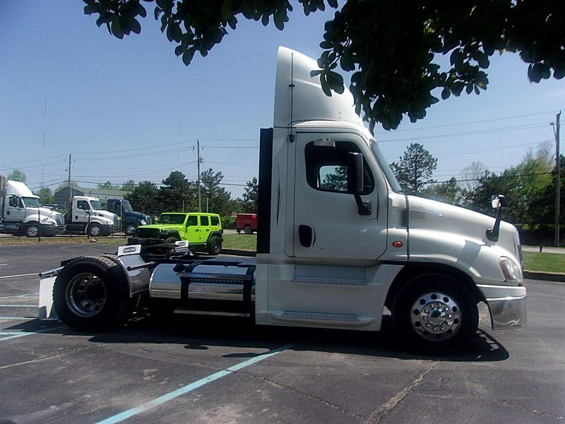 2016 Freightliner Cascadia
