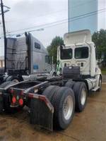 2010 Freightliner CASCADIA - Day Cab