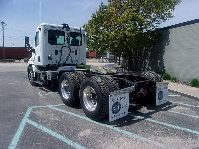 2016 Freightliner Cascadia