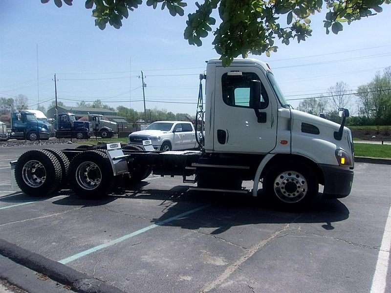 2016 Freightliner Cascadia