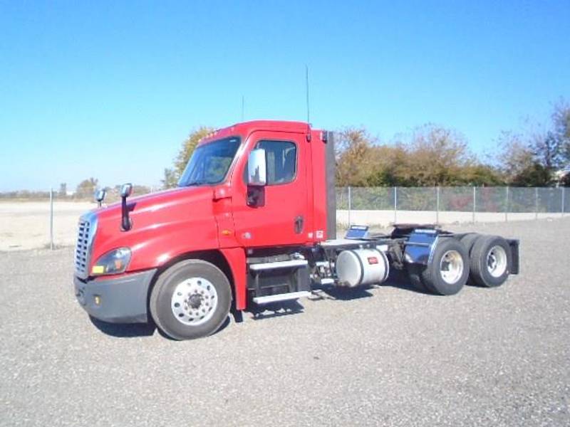 18 Freightliner Cascadia 125 For Sale Day Cab Jsjm7550u