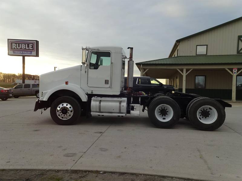 2000 Kenworth T800 For Sale | Day Cab | #YJ832813