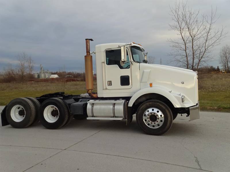 2000 Kenworth T800 For Sale | Day Cab | #YJ832813