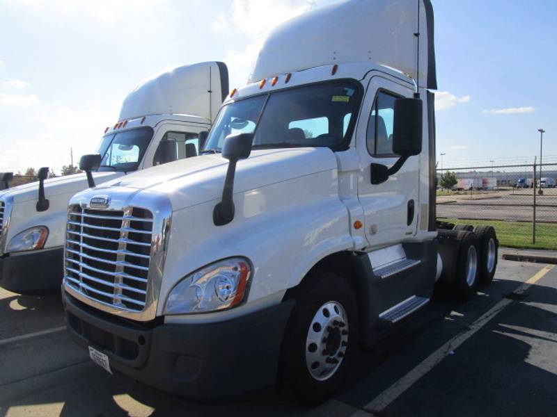 2017 Freightliner Cascadia T/A Daycab