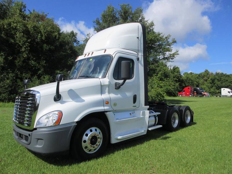 2017 Freightliner Cascadia (For Sale) | Day Cab | #JX4346