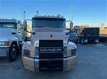 2020 Mack AN64T M742 - Sleeper Truck
