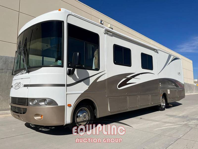 2004 Travel Aire workhorse Motorcoach