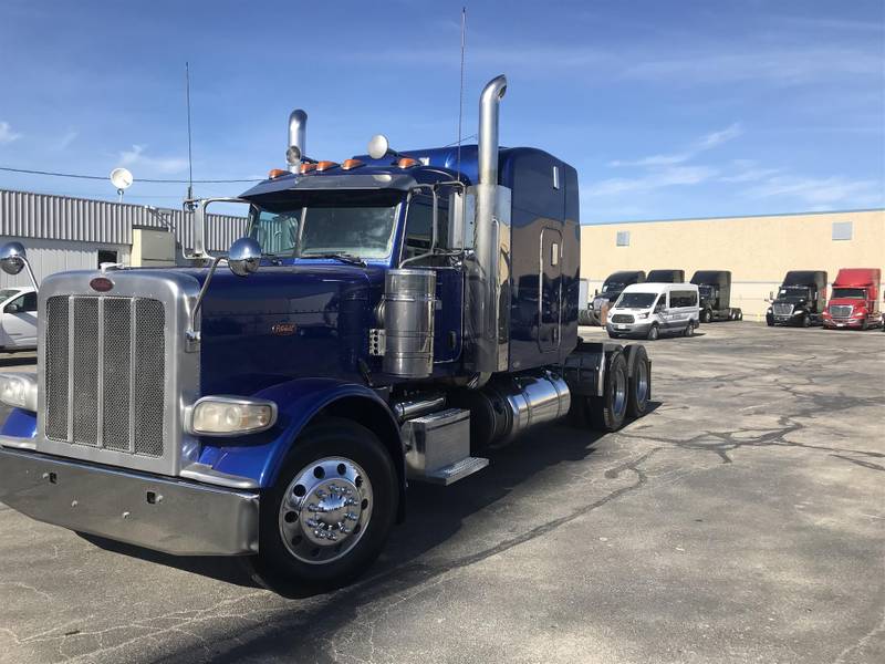 2011 Peterbilt 388 (For Sale) | 63