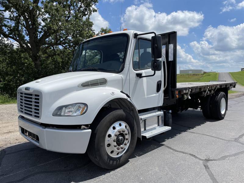 freightliner m2 106 engine