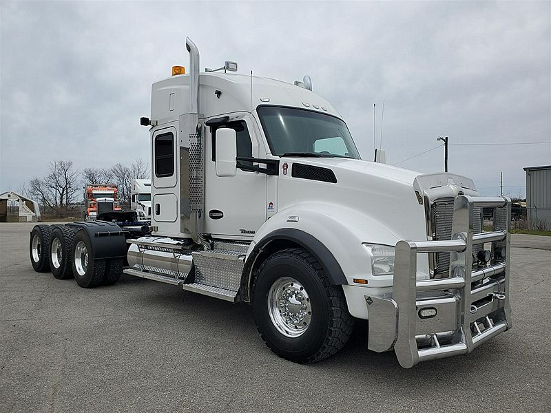 2015 Kenworth T880 TriAxle For Sale 52" Sleeper 1154422