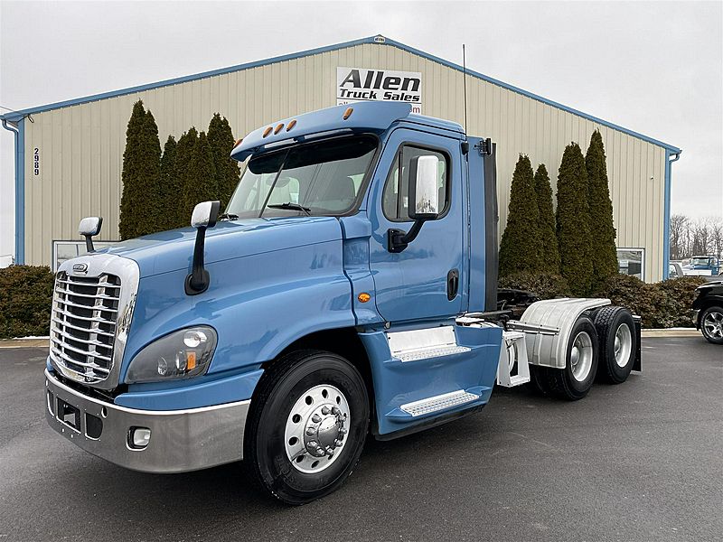 2017 Freightliner Cascadia (For Sale) Day Cab 12219M