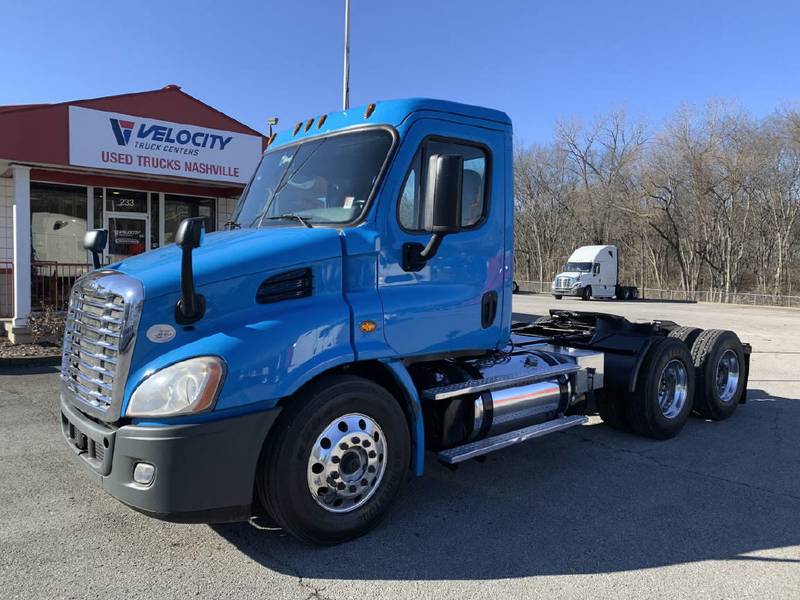 custom freightliner cascadia day cab