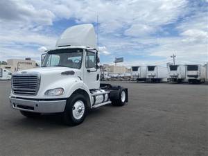 2013 Freightliner M2-112 - Day Cab