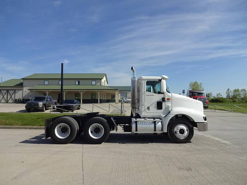 2002 International 9200i (For Sale) | Day Cab | #2N050378