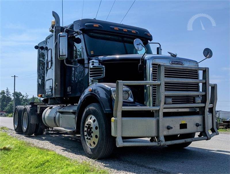 2013 Freightliner Coronado SD 122 (For Sale) Flat Top Sleeper U5730