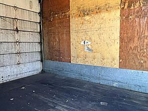 2012 AMH 18' VAN BODY - Dry Van