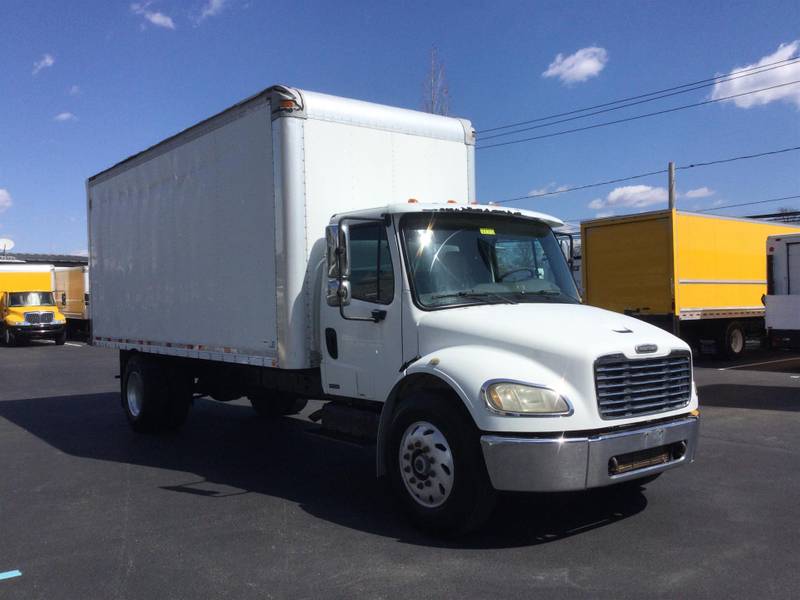 2004 Freightliner M2 For Sale | 20' BOX, 97