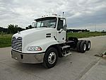 2006 Mack Pinnacle CXN613 - Day Cab