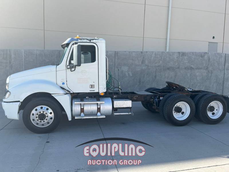 2007 Freightliner CL120 DAY CAB