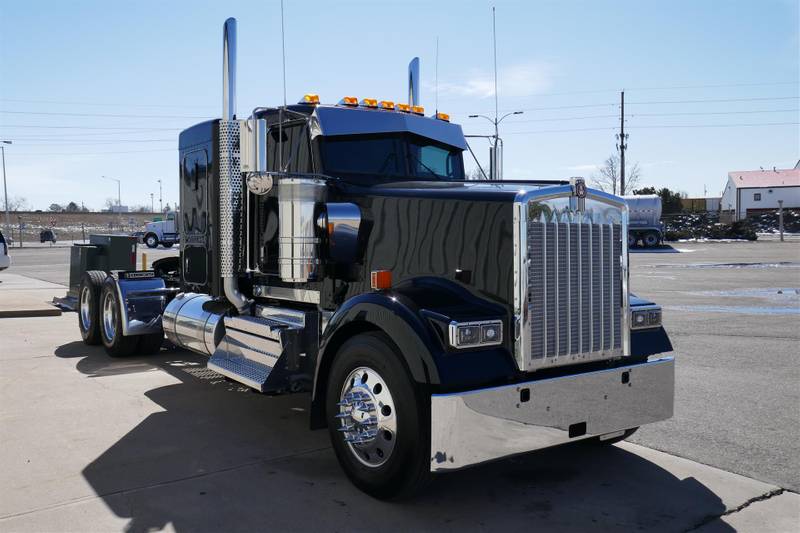 2022 Kenworth W900L (For Sale) | 42