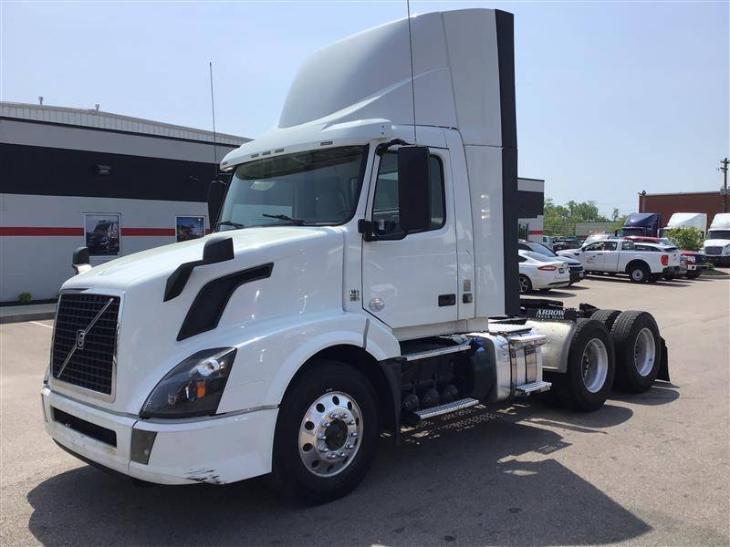 2017 Volvo VNL300 (For Sale) | NON Sleeper | #253625