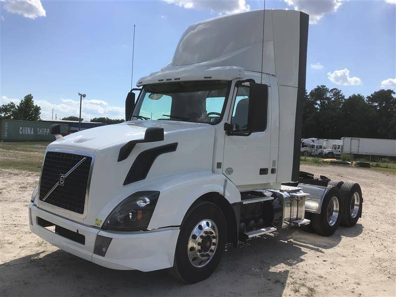 2017 Volvo VNL300 (For Sale) | NON Sleeper | #253630