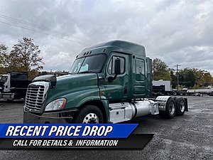 2012 Freightliner Cascadia - Day Cab