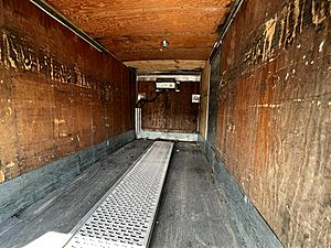 2012 AMH 18' VAN BODY - Dry Van