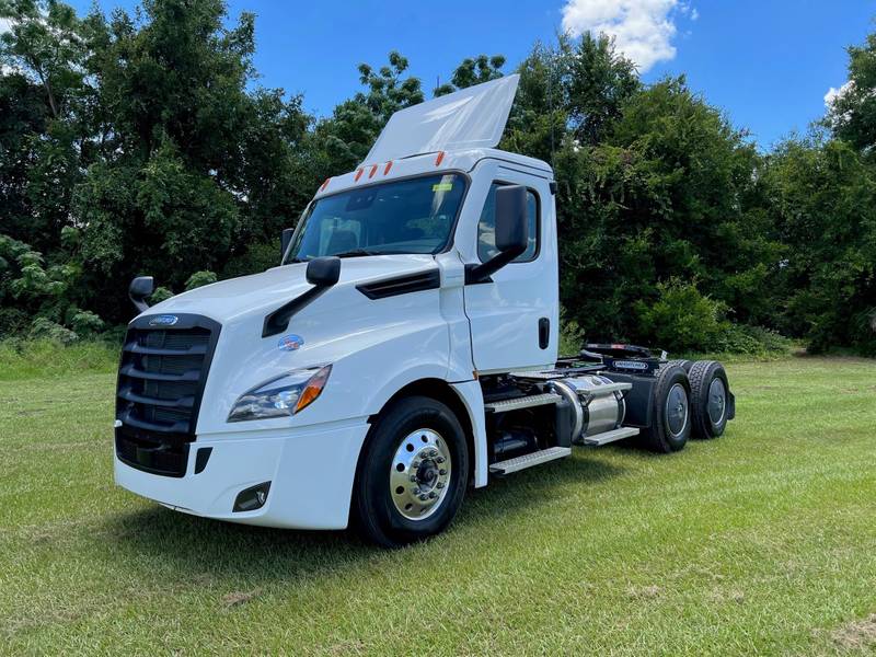 2023 Freightliner Cascadia PT126DC (For Sale) Day Cab UH2209