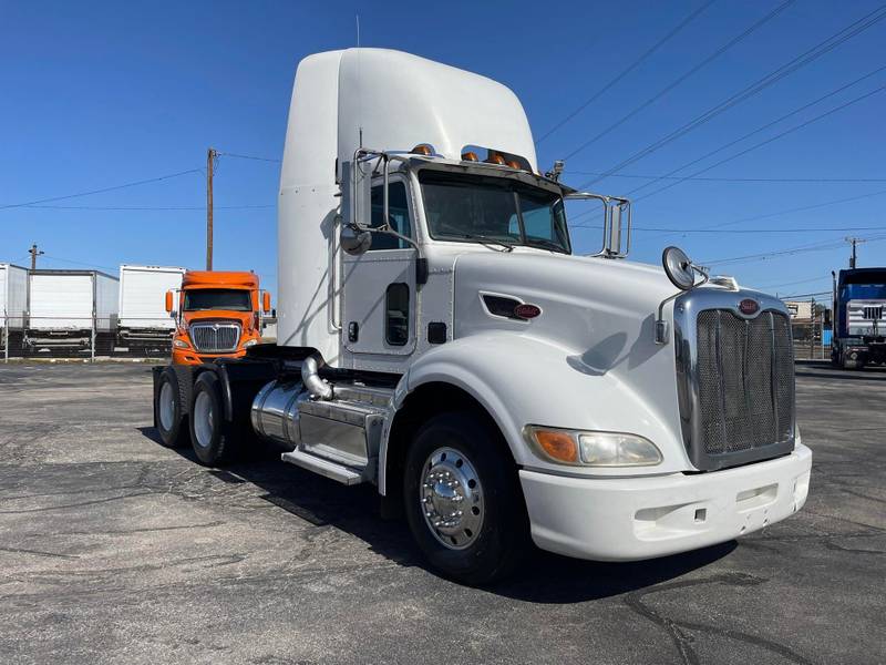 2012 Peterbilt 386 (For Sale) Day Cab U8888