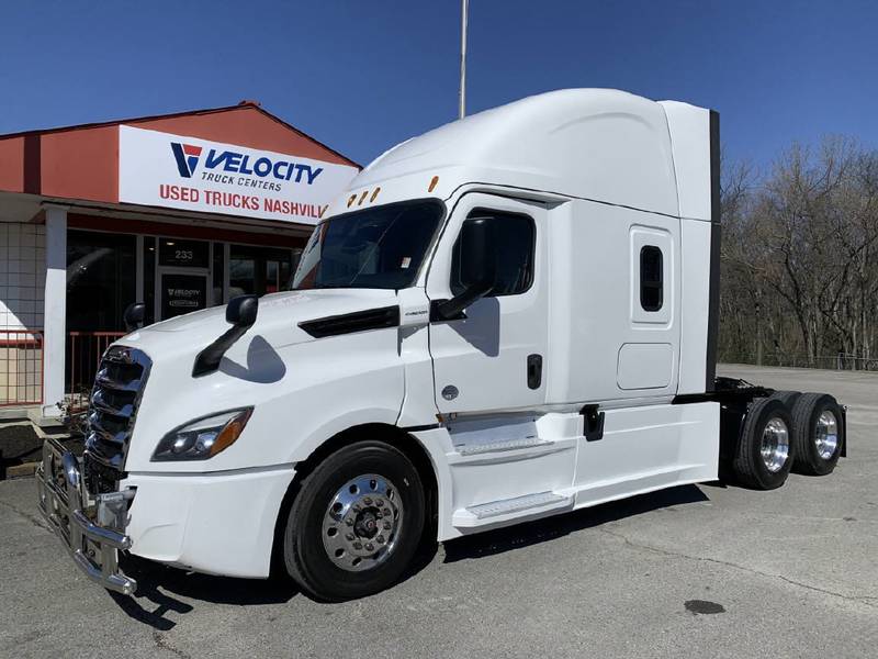 2018 Freightliner Cascadia Semi Truck